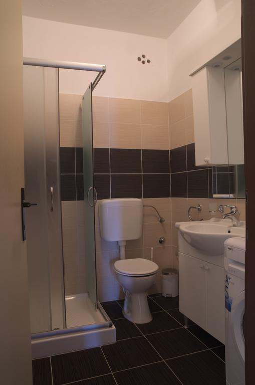 Fei Fei Apartments Račišće 外观 照片