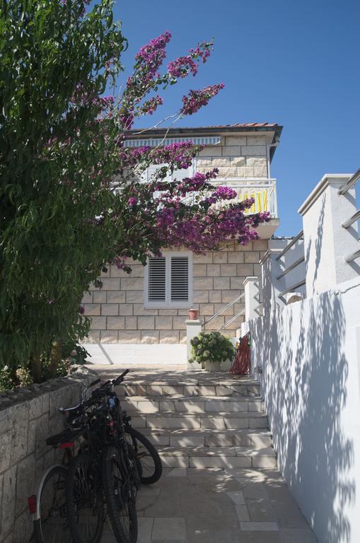 Fei Fei Apartments Račišće 外观 照片